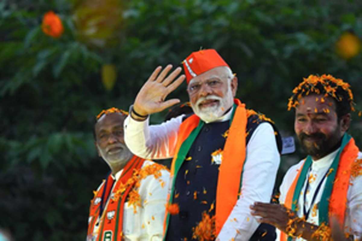 तेलंगाना चुनाव : केसीआर विरोधी वोटरों में विभाजन रोकने के लिए कांग्रेस पर हमलावर होते जा रहे हैं भाजपा के आला नेता तेलंगाना चुनाव : केसीआर विरोधी वोटरों में विभाजन रोकने के लिए कांग्रेस पर हमलावर होते जा रहे हैं भाजपा के आला नेता